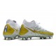 Crampons de Football Nike Phantom GT Elite DF FG Or Blanc