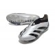Crampons adidas Predator Elite Laceless FG Argent Noir