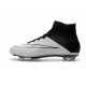 Cristiano Ronaldo Crampon Nike Mercurial Superfly 4 FG Noir Blanche